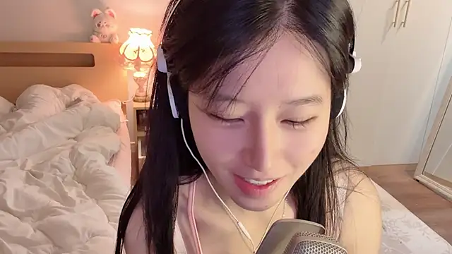 xixi gougou online show from November 4, 2025, 2:04 am