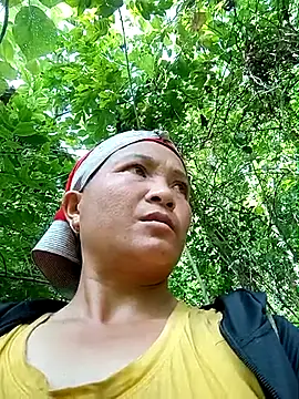 Love-Mama33 online show from October 3, 2025, 8:27 am