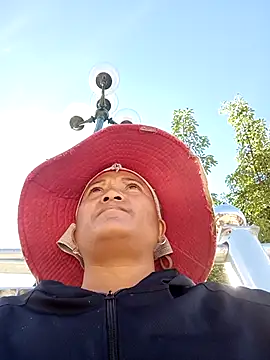 Love-Mama33 online show from September 19, 2025, 1:42 am