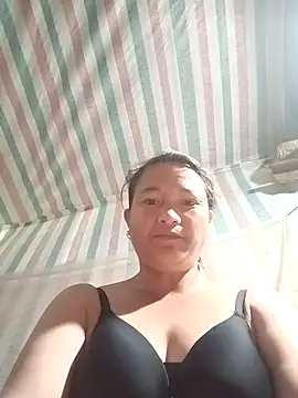 Love-Mama33 online show from October 7, 2025, 7:42 am