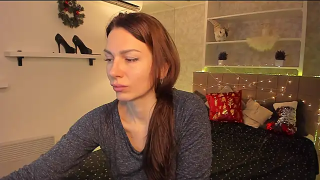 IsabelKiss online show from December 15, 2025, 7:03 am