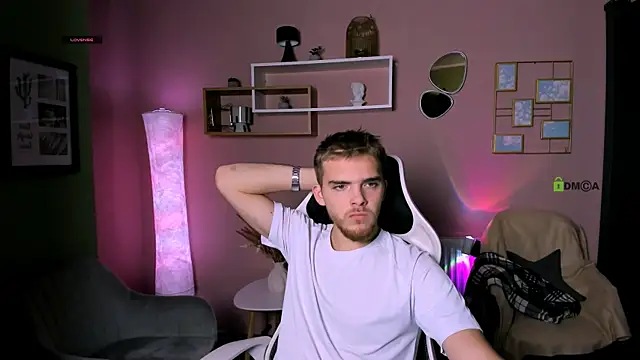 Snapshot of aron_black_ chatting on November 4, 2025, 6:39 am aron black online show from November 4, 2025, 6:39 am