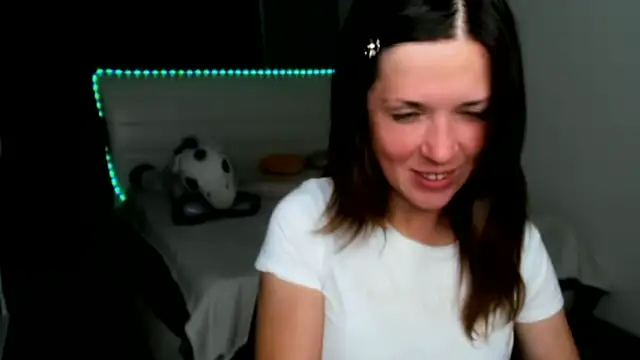 Snapshot of nika_reinnn chatting on September 20, 2025, 11:37 am nika reinnn online show from September 20, 2025, 11:37 am