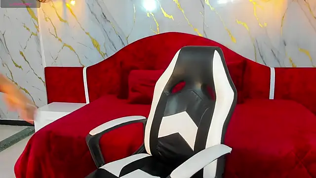 Snapshot of cathi_sweet chatting on September 28, 2025, 2:40 am cathi sweet online show from September 28, 2025, 2:40 am