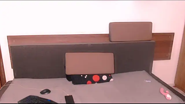 Snapshot of AMOURSWEET2025 chatting on October 4, 2025, 8:10 pm AMOURSWEET2025 online show from October 4, 2025, 8:10 pm