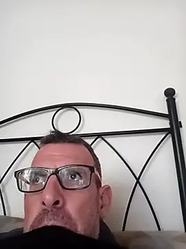 gigolobcn online show from March 16, 2026, 4:54 pm