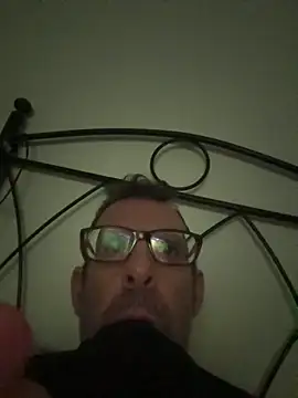 gigolobcn online show from February 5, 2026, 9:32 pm