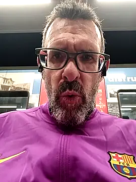 gigolobcn online show from April 7, 2026, 9:05 pm