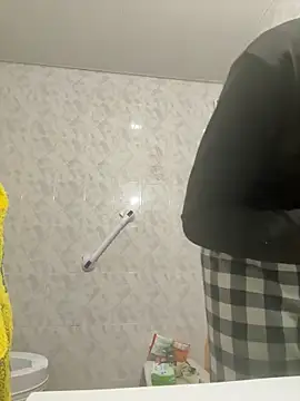 gigolobcn online show from December 15, 2025, 10:43 am