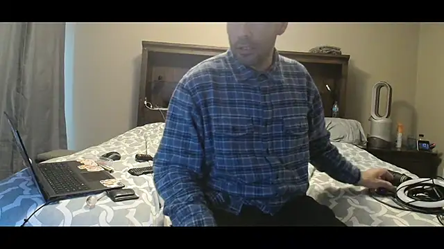 LeeCox online show from February 12, 2025, 9:01 pm