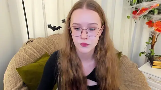 Snapshot of MandyMils chatting on October 25, 2025, 2:50 pm MandyMils online show from October 25, 2025, 2:50 pm