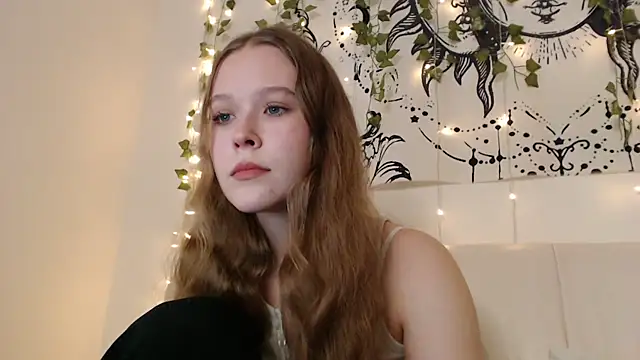 Snapshot of MandyMils chatting on November 7, 2025, 3:27 pm MandyMils online show from November 7, 2025, 3:27 pm