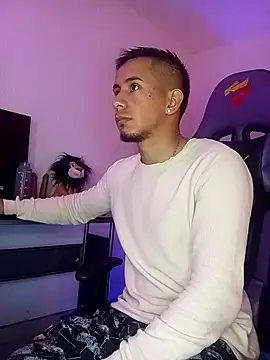 Snapshot of luffyandboahancock chatting on January 10, 2026, 3:18 pm luffyandboahancock online show from January 10, 2026, 3:18 pm