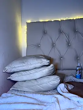 Danicute  online show from December 5, 2025, 8:46 am