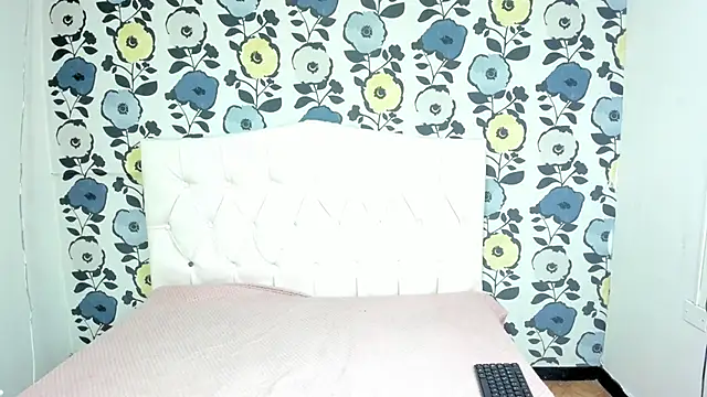 Snapshot of ValentinaKlean chatting on October 12, 2025, 3:30 am ValentinaKlean online show from October 12, 2025, 3:30 am