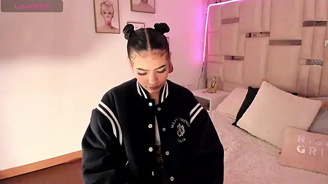 Snapshot of Cleo-smith chatting on October 24, 2025, 3:27 am Cleo-smith online show from October 24, 2025, 3:27 am