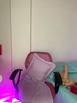 Zara Bel online show from December 5, 2025, 6:39 pm