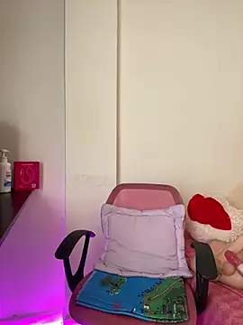 Snapshot of Zara_Bel chatting on February 18, 2026, 6:26 pm Zara Bel online show from February 18, 2026, 6:26 pm