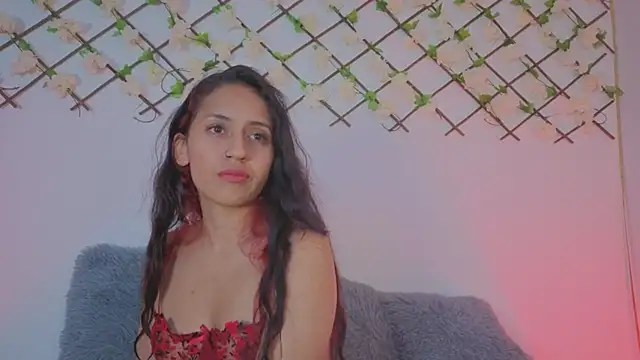 Snapshot of Lolarosesxs chatting on October 14, 2025, 1:50 am Lolarosesxs online show from October 14, 2025, 1:50 am