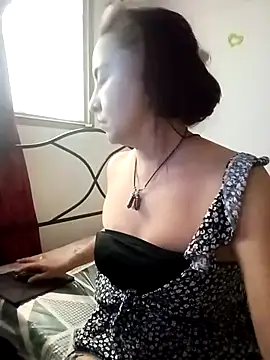 tany90 online show from October 1, 2025, 9:40 pm