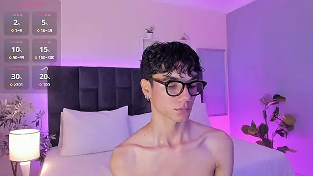 Phillicious   online show from November 20, 2025, 10:42 pm