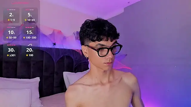 Snapshot of Phillicious__ chatting on October 23, 2025, 10:41 pm Phillicious online show from October 23, 2025, 10:41 pm