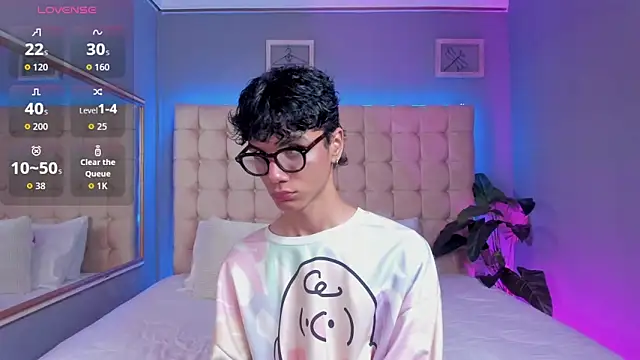 Snapshot of Phillicious__ chatting on September 24, 2025, 10:27 pm Phillicious online show from September 24, 2025, 10:27 pm