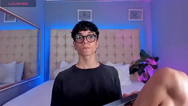 Snapshot of Phillicious__ chatting on September 22, 2025, 9:32 pm Phillicious online show from September 22, 2025, 9:32 pm