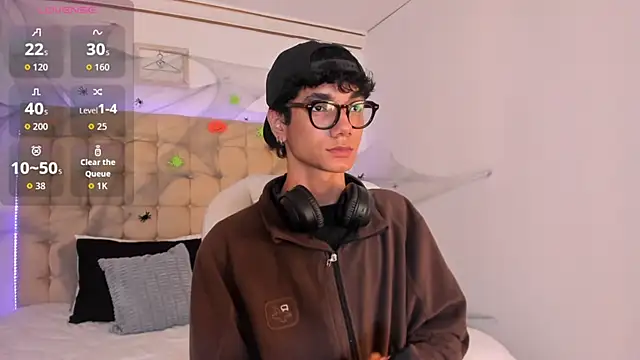 Snapshot of Phillicious__ chatting on October 14, 2025, 11:58 pm Phillicious online show from October 14, 2025, 11:58 pm