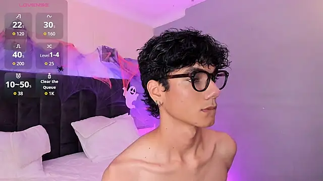 Snapshot of Phillicious__ chatting on October 10, 2025, 9:59 pm Phillicious online show from October 10, 2025, 9:59 pm