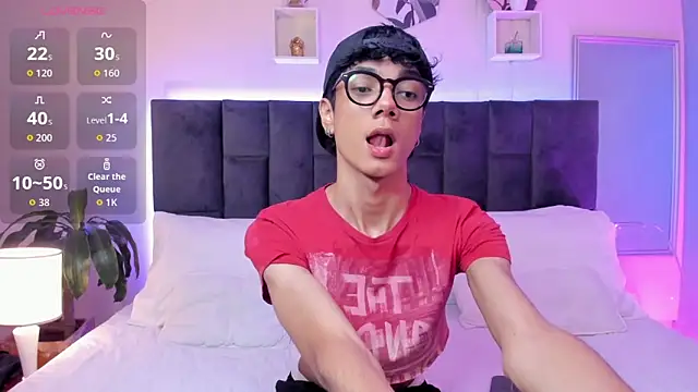 Snapshot of Phillicious__ chatting on September 28, 2025, 12:06 am Phillicious online show from September 28, 2025, 12:06 am