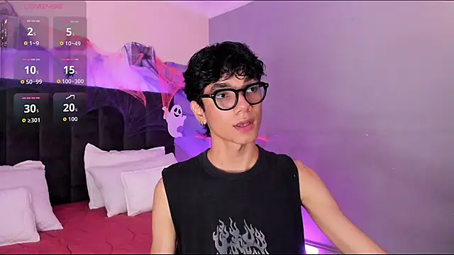 Snapshot of Phillicious__ chatting on October 15, 2025, 10:07 pm Phillicious online show from October 15, 2025, 10:07 pm