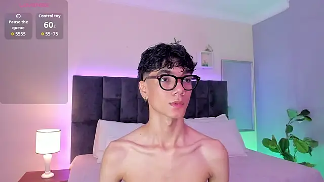 Phillicious   online show from January 5, 2026, 11:08 pm