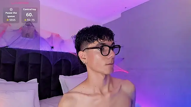 Snapshot of Phillicious__ chatting on October 24, 2025, 9:58 pm Phillicious online show from October 24, 2025, 9:58 pm