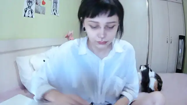 Snapshot of SineKiraReal chatting on September 24, 2025, 10:22 am SineKiraReal online show from September 24, 2025, 10:22 am