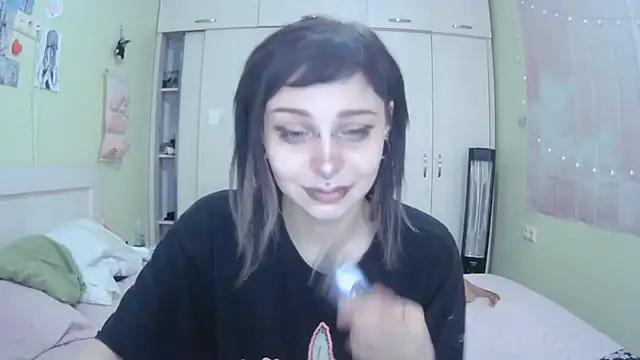 Snapshot of SineKiraReal chatting on October 9, 2025, 10:27 am SineKiraReal online show from October 9, 2025, 10:27 am