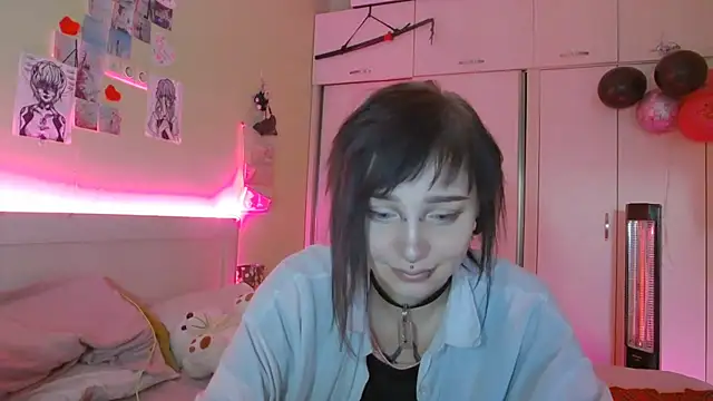 Snapshot of SineKiraReal chatting on October 31, 2025, 8:44 am SineKiraReal online show from October 31, 2025, 8:44 am