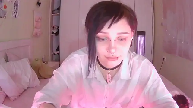 Snapshot of SineKiraReal chatting on October 22, 2025, 11:53 am SineKiraReal online show from October 22, 2025, 11:53 am