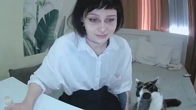 SineKiraReal online show from September 10, 2025, 10:47 am