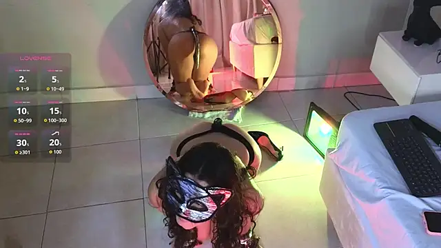 Snapshot of salma_falcon chatting on October 23, 2025, 7:45 pm salma falcon online show from October 23, 2025, 7:45 pm