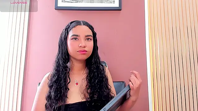 Snapshot of KhateAndersson chatting on October 16, 2025, 4:48 pm KhateAndersson online show from October 16, 2025, 4:48 pm