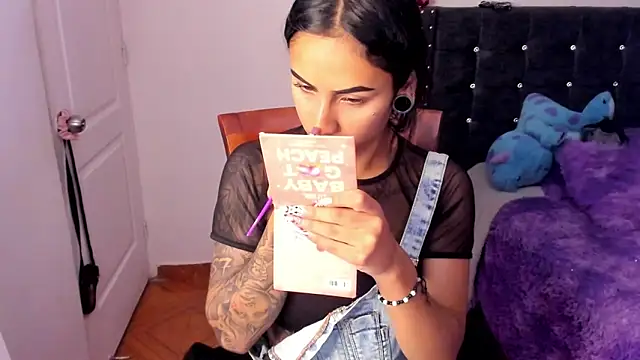 Samanthademonx20  online show from November 8, 2025, 1:09 am