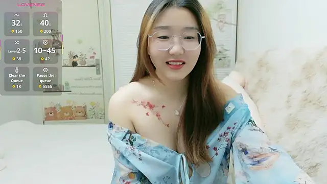 Snapshot of sisi-maiden chatting on January 13, 2026, 11:58 am sisi-maiden online show from January 13, 2026, 11:58 am