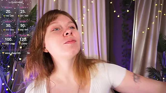 Snapshot of Sense_Of_Rosemary chatting on October 5, 2025, 5:53 am Sense Of Rosemary online show from October 5, 2025, 5:53 am