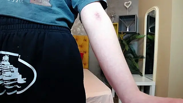 DashaFlame online show from April 2, 2026, 12:45 pm