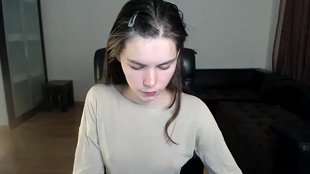 AmelieReve online show from October 13, 2025, 5:25 pm