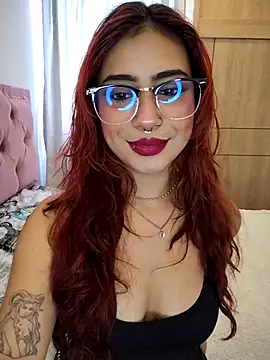 sarah lark  online show from October 3, 2025, 6:42 pm