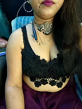 Sexy juhee online show from July 18, 2026, 1:09 pm
