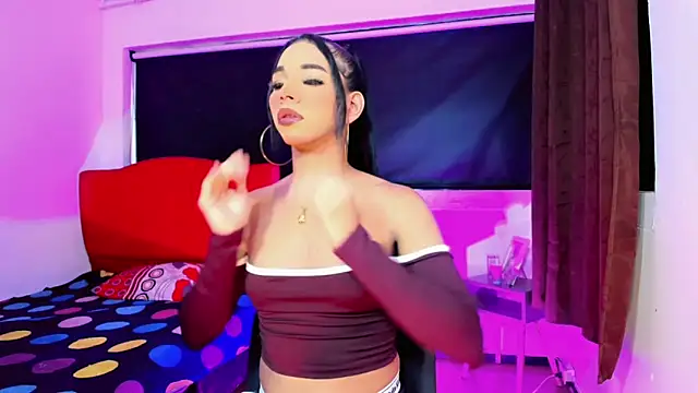 Britany montiel online show from April 16, 2026, 9:39 pm