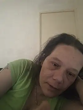 Snapshot of zeousseelphie chatting on June 8, 2026, 9:21 am zeousseelphie online show from June 8, 2026, 9:21 am
